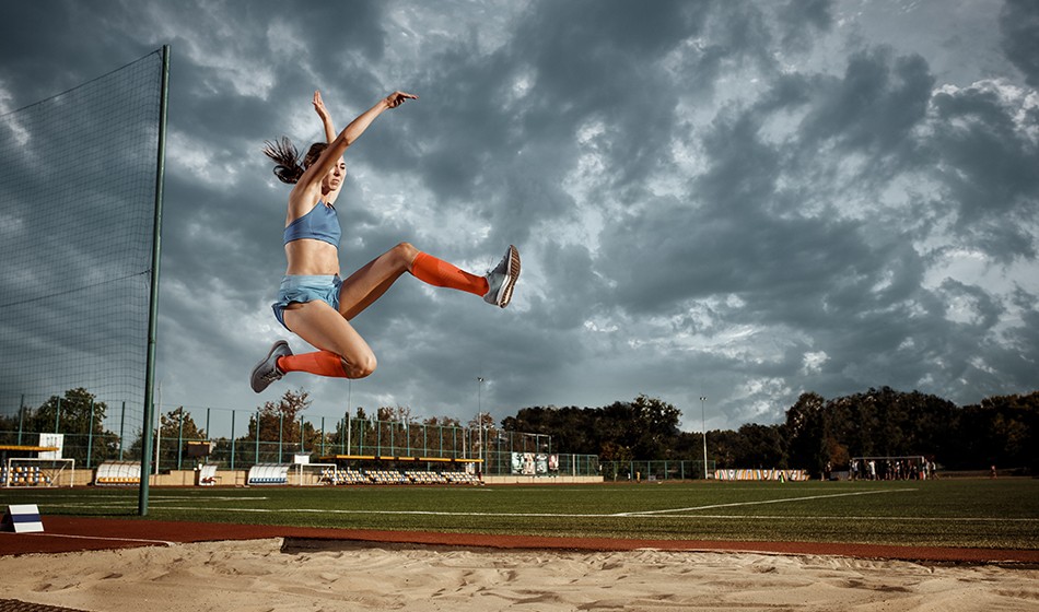 Lompat Jauh: Teknik Dasar, Jenis Gaya, & Aturannya (sumber: Athletics Weekly)
