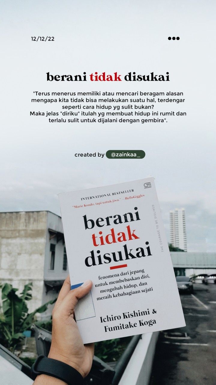 Tumpukan buku inspiratif kreatif untuk meningkatkan kreativitas harian